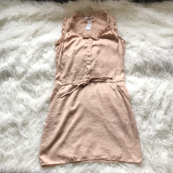 LOFT Dresses & Skirts - 🆕ANN TAYLOR LOFT CREAM RUFFLE DRESS